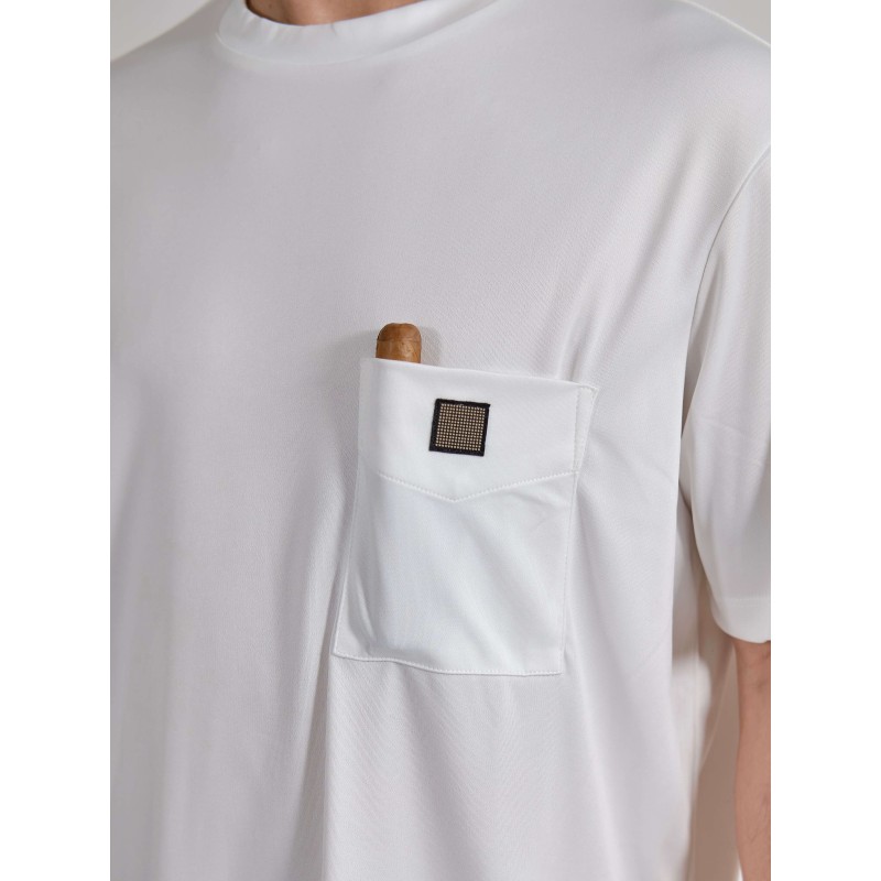 T-SHIRT MIT TASCHEN